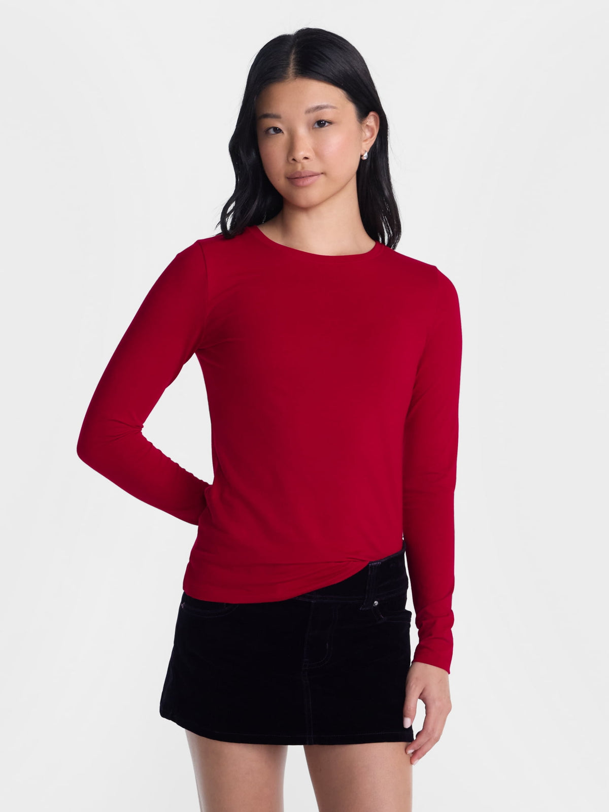 No Boundaries Women's Long-Sleeve Crewneck Tee