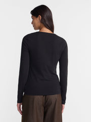 No Boundaries Women's Long-Sleeve Crewneck Tee